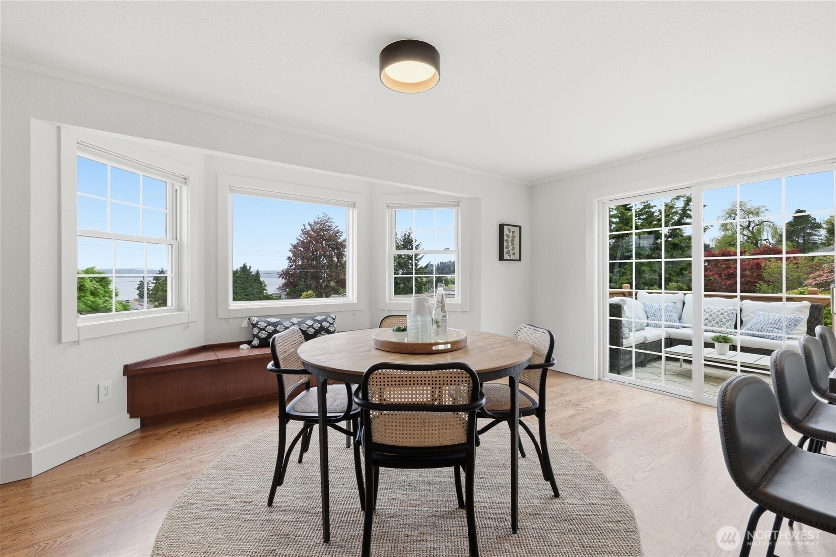 18124 Riviera Place Southwest Normandy Park, WA 98166 - Photo 13 of 40