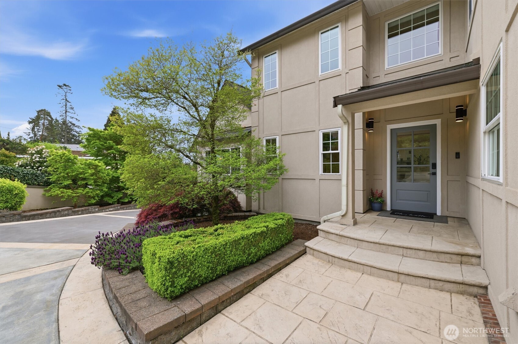 18124 Riviera Place Southwest Normandy Park, WA 98166 - Photo 2 of 40