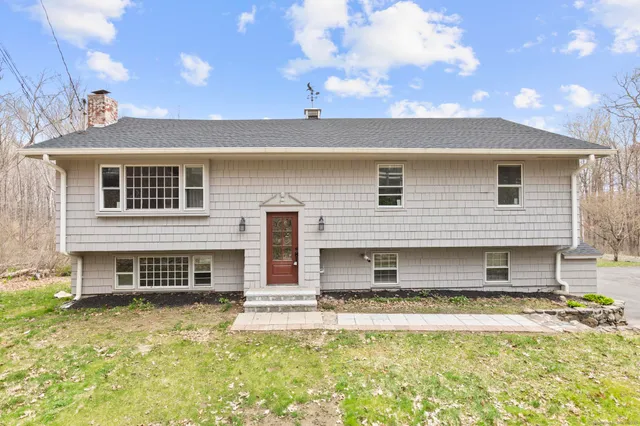 $599,900 | 30 Old Green Road, Newtown, CT 06482