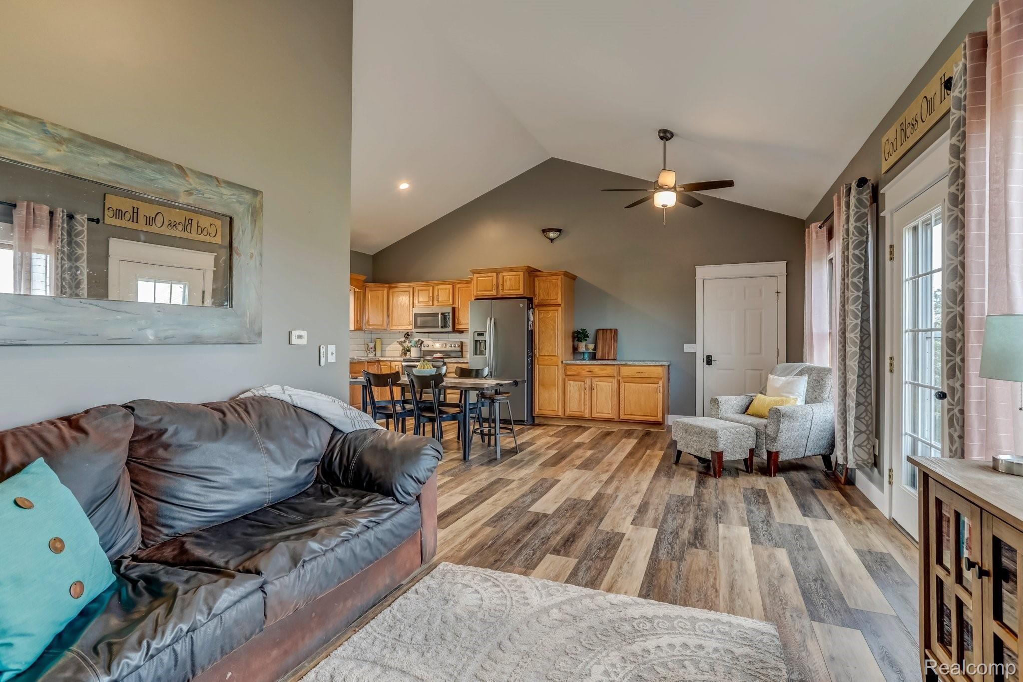 48 West Snover Road Mayville, MI 48744 - Photo 11 of 34 48 W Snover Rd, Mayville, MI 48744-11.jpg-SMALL