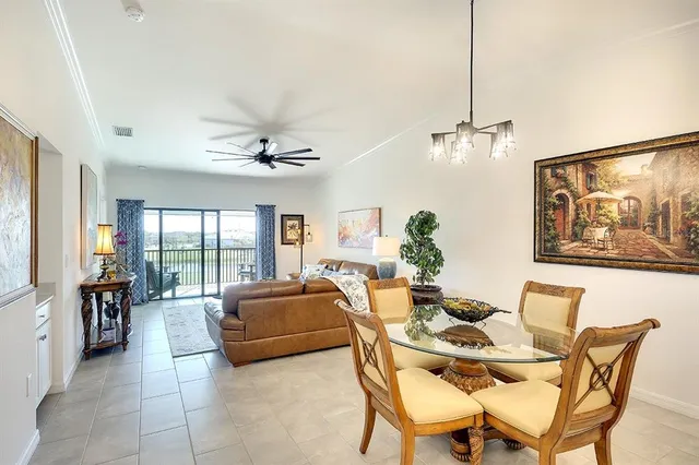 $427,400 | 5685 Palmer Circle, Unit 202, Bradenton, FL 34211