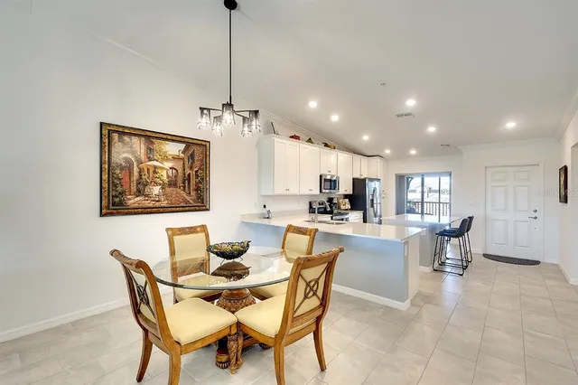 $427,400 | 5685 Palmer Circle, Unit 202, Bradenton, FL 34211