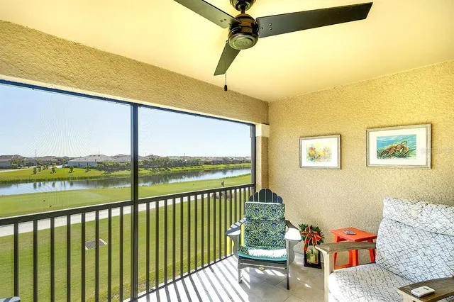 $427,400 | 5685 Palmer Circle, Unit 202, Bradenton, FL 34211