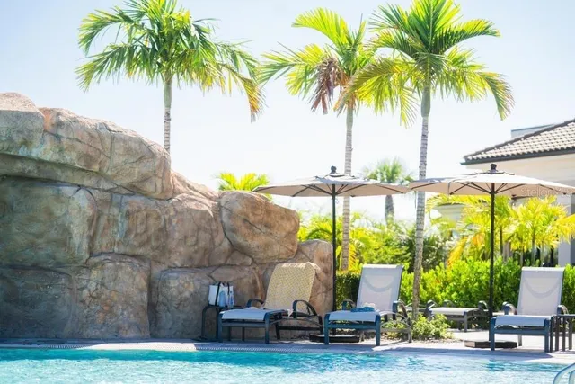 $427,400 | 5685 Palmer Circle, Unit 202, Bradenton, FL 34211