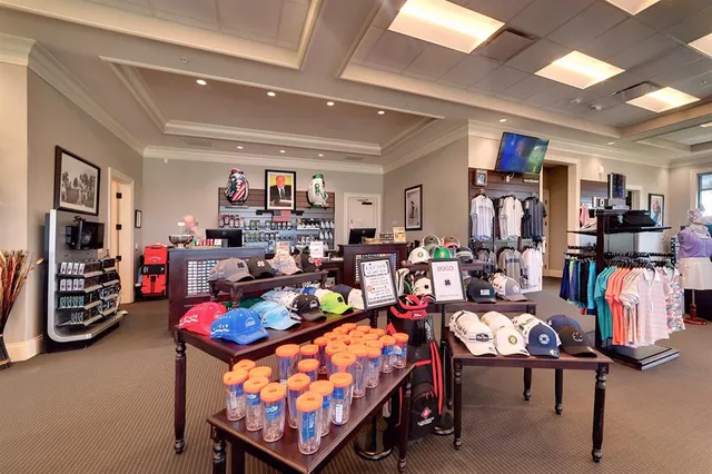 $427,400 | 5685 Palmer Circle, Unit 202, Bradenton, FL 34211