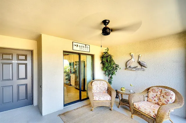 $427,400 | 5685 Palmer Circle, Unit 202, Bradenton, FL 34211