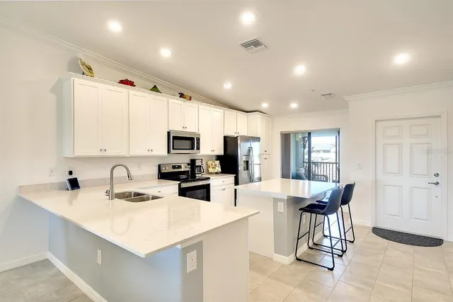 $427,400 | 5685 Palmer Circle, Unit 202, Bradenton, FL 34211