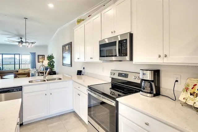 $427,400 | 5685 Palmer Circle, Unit 202, Bradenton, FL 34211