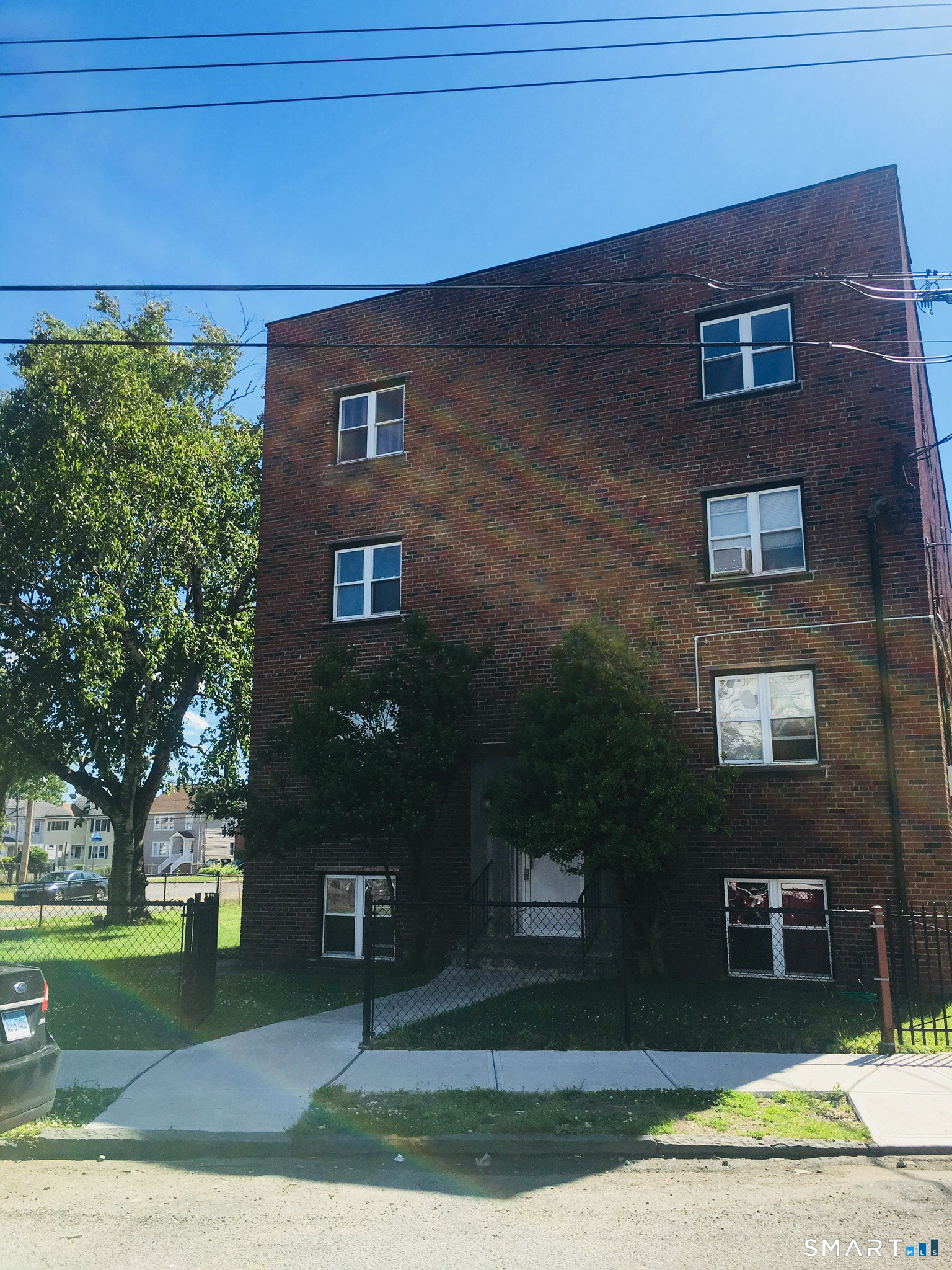 305 Parrott Avenue, Unit 1A Bridgeport, CT 06606 - Photo 1 of 8