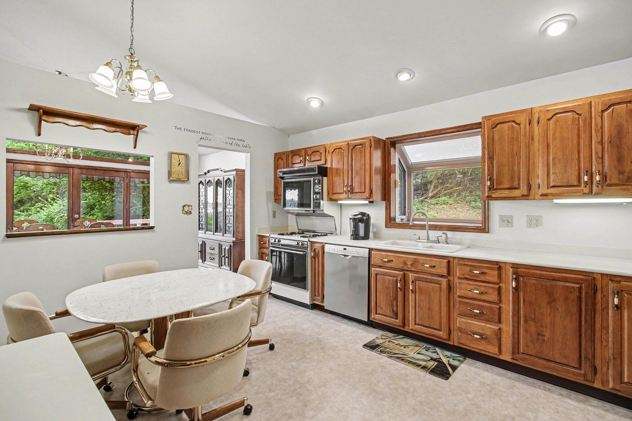 829 Lincoln Road Bellevue, KY 41073 - Photo 12 of 49 file_8199