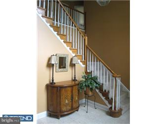 18 Tower Road Broomall, PA 19008 - Photo 2 of 12 Foyer