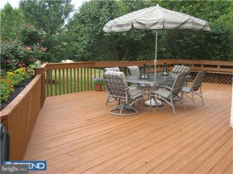 18 Tower Road Broomall, PA 19008 - Photo 11 of 12 Deck