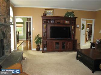 18 Tower Road Broomall, PA 19008 - Photo 5 of 12 Family Room