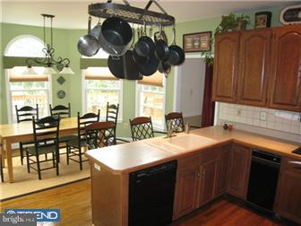 18 Tower Road Broomall, PA 19008 - Photo 6 of 12 Kitchen