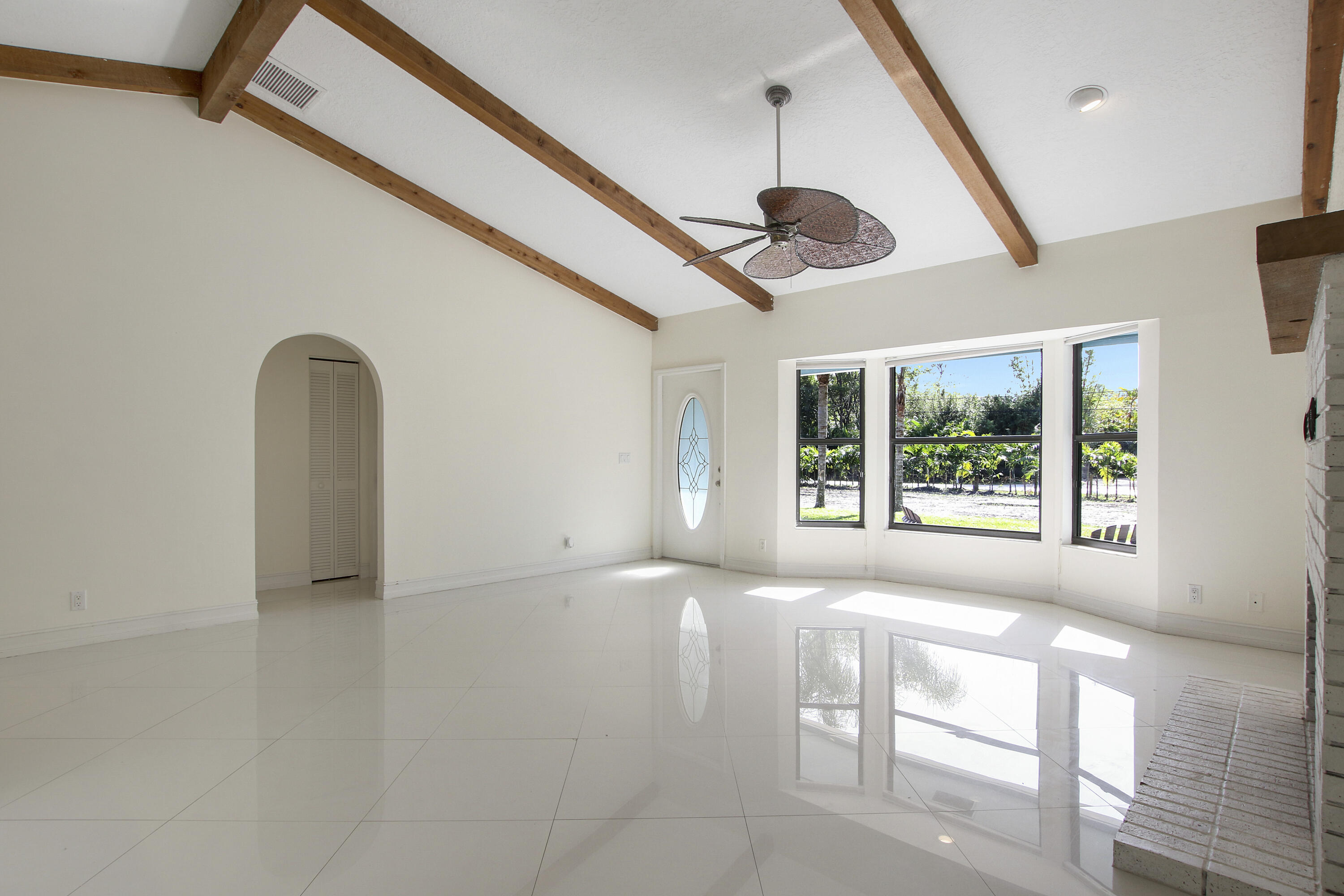 13431 153rd Road North Jupiter, FL 33478 - Photo 5 of 44 a view of an entryway