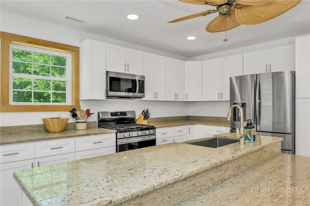 3765 Three Top Road Todd, NC 28684 - Photo 7 of 49