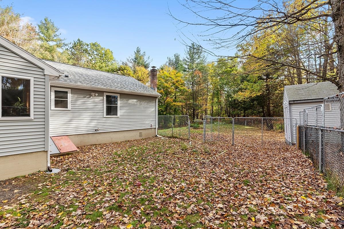 17 North Road Fremont, NH 03044 - Photo 11 of 40