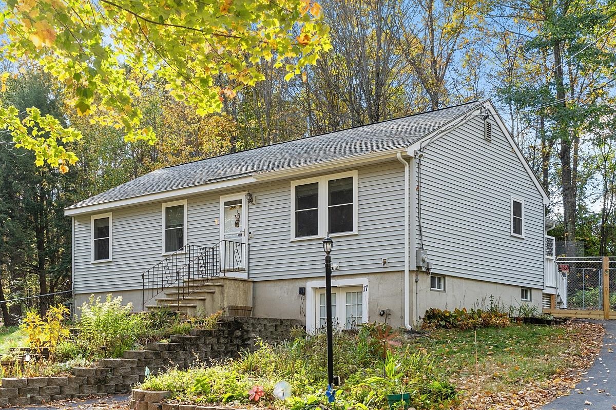 17 North Road Fremont, NH 03044 - Photo 4 of 40