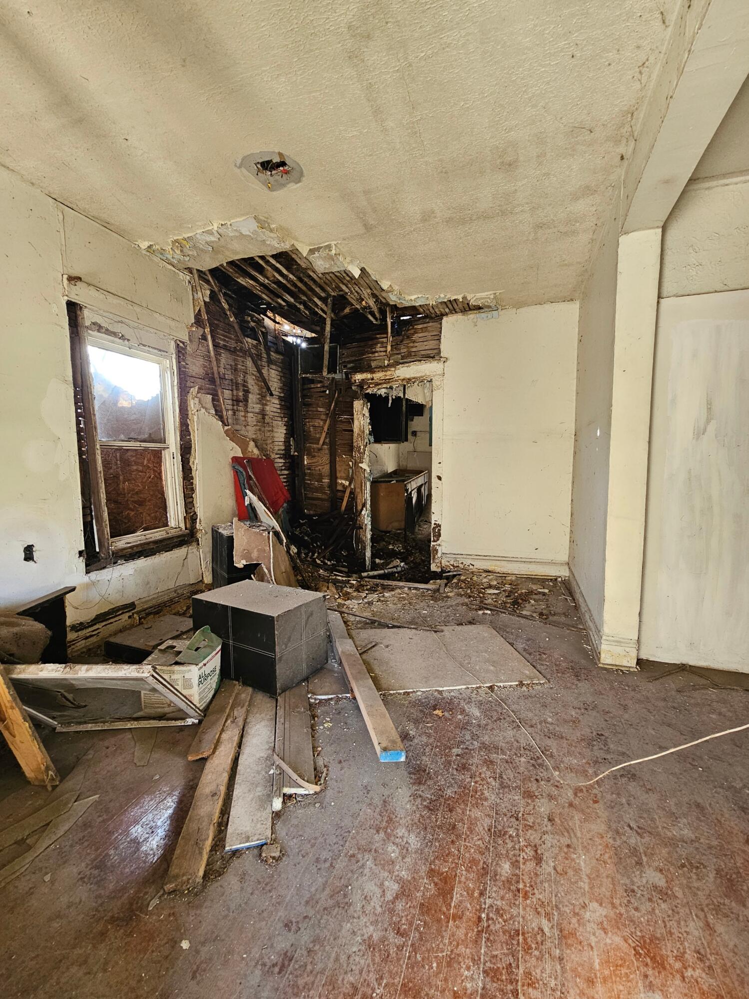 2612 Madison Street Gary, IN 46407 - Photo 5 of 11 a living room with patio furniture