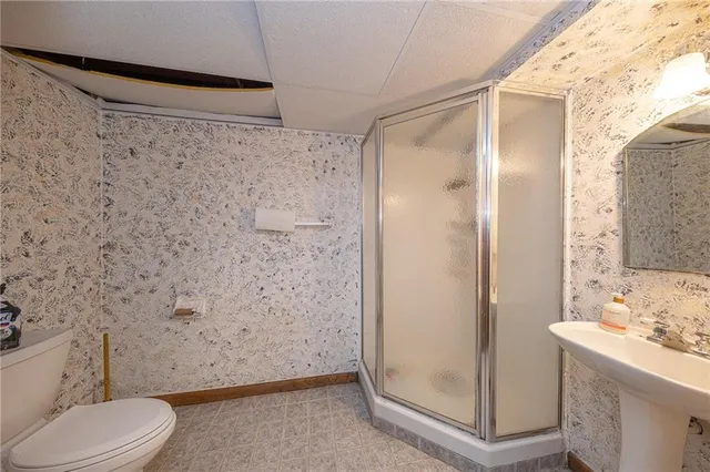 $399,900 | 204 Marburger Road, Evans City, PA 16033