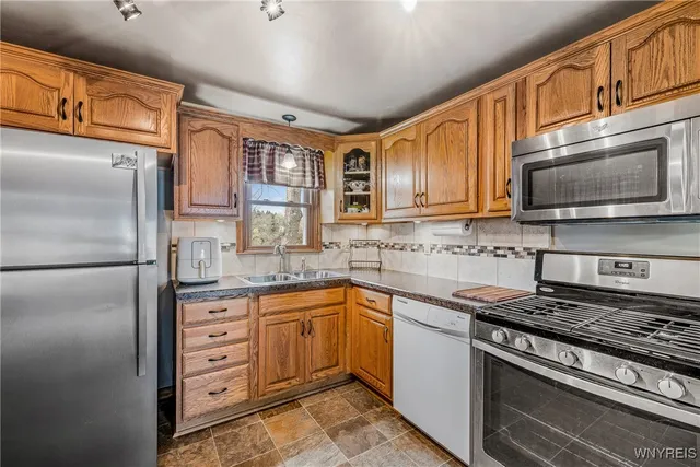 $279,900 | 1140 Greenfield Drive, Alden, NY 14004