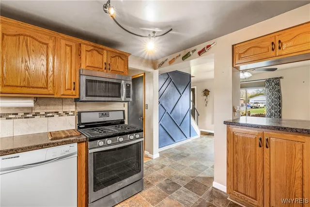 $279,900 | 1140 Greenfield Drive, Alden, NY 14004