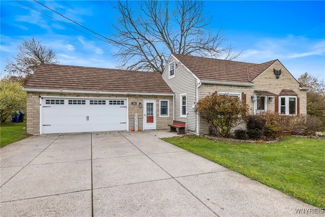 $279,900 | 1140 Greenfield Drive, Alden, NY 14004