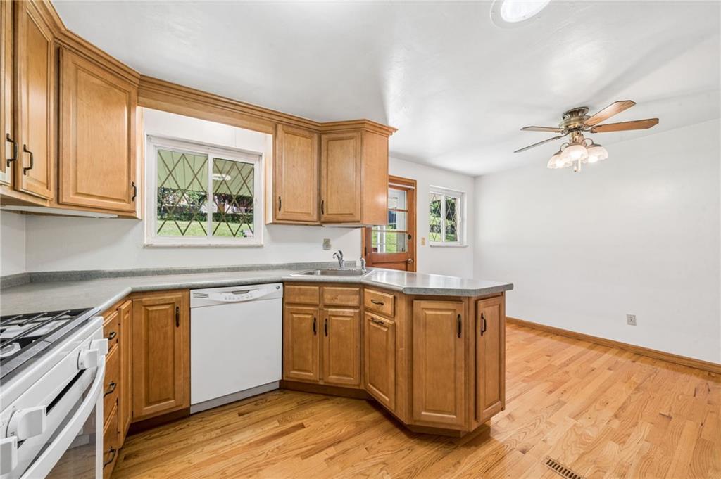 609 Brightberry Road Monroeville, PA 15146 - Photo 8 of 36