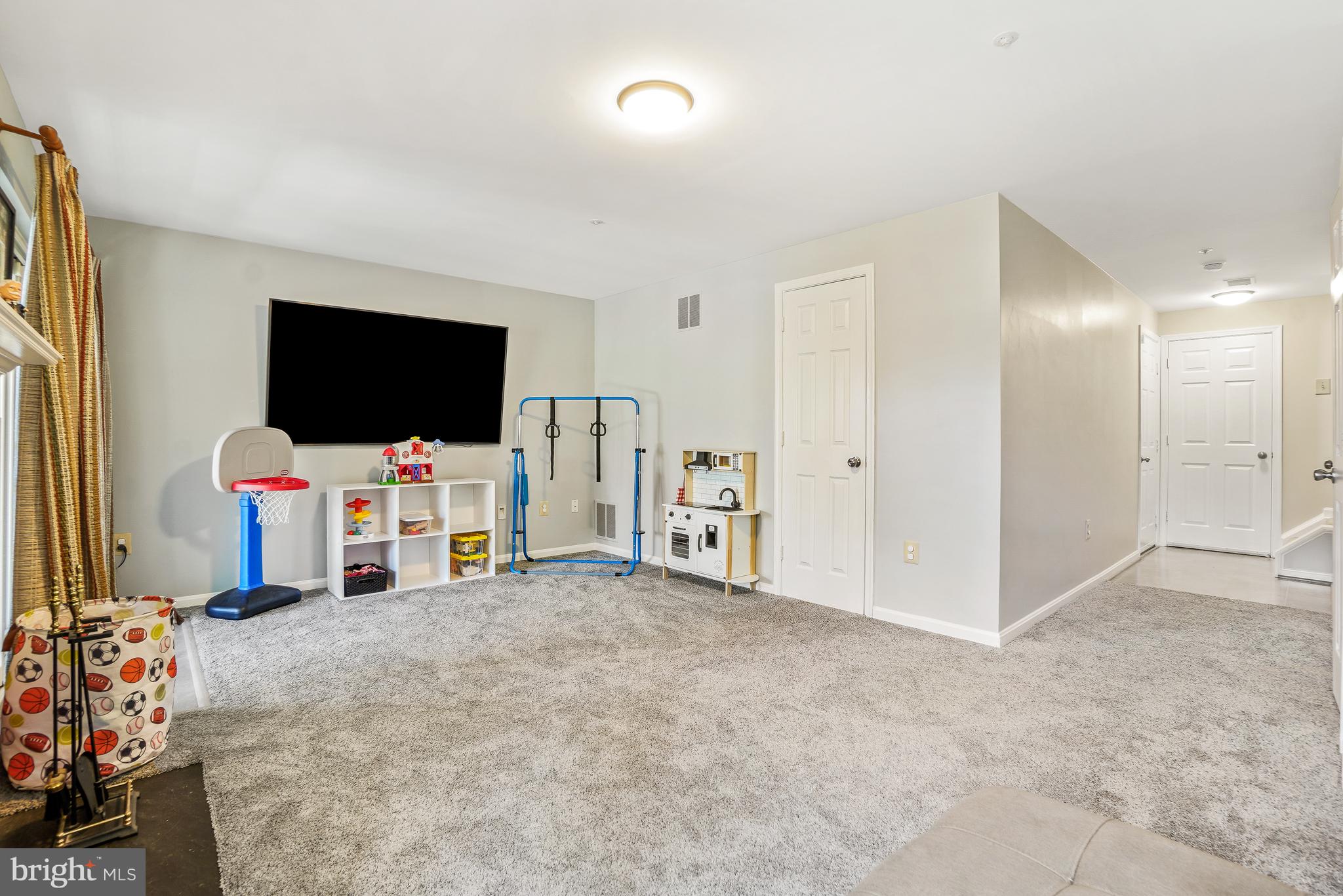 11230 Watermill Lane Silver Spring, MD 20902 - Photo 27 of 35