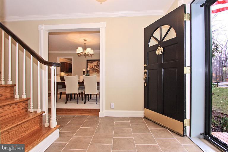 2431 Albot Road Reston, VA 20191 - Photo 12 of 30 Foyer