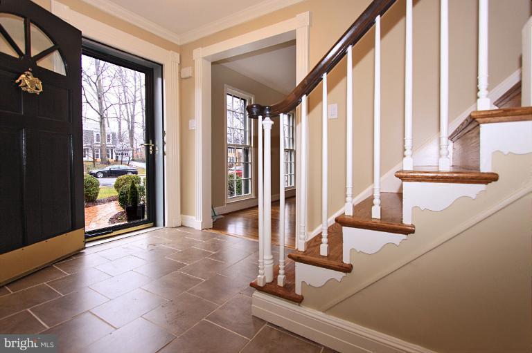 2431 Albot Road Reston, VA 20191 - Photo 16 of 30 Foyer