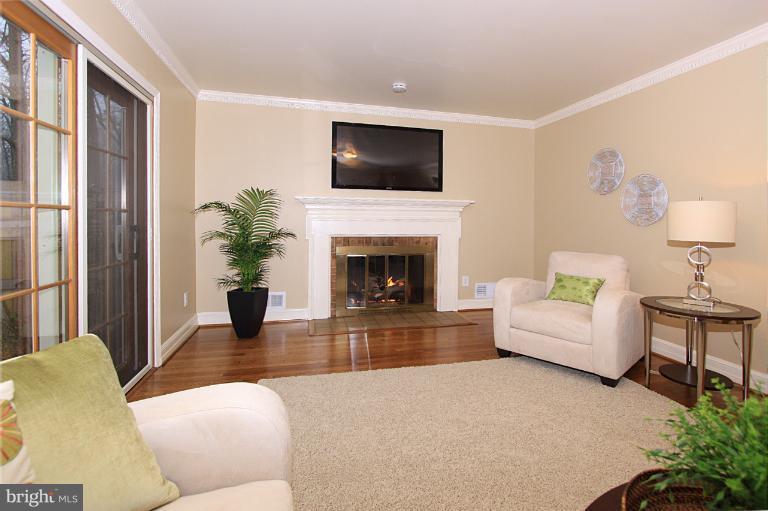 2431 Albot Road Reston, VA 20191 - Photo 20 of 30 Family Room with Gas Fireplace