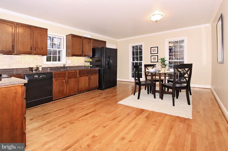 2431 Albot Road Reston, VA 20191 - Photo 21 of 30 Kitchen