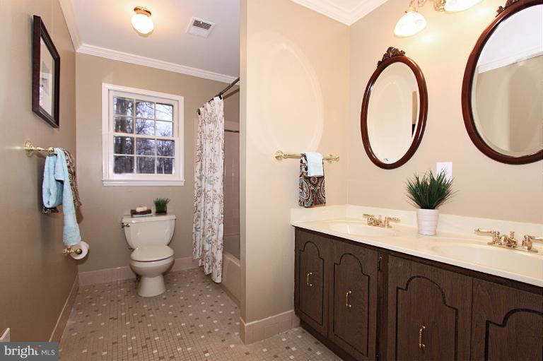 2431 Albot Road Reston, VA 20191 - Photo 26 of 30 Upstairs Hall Bath