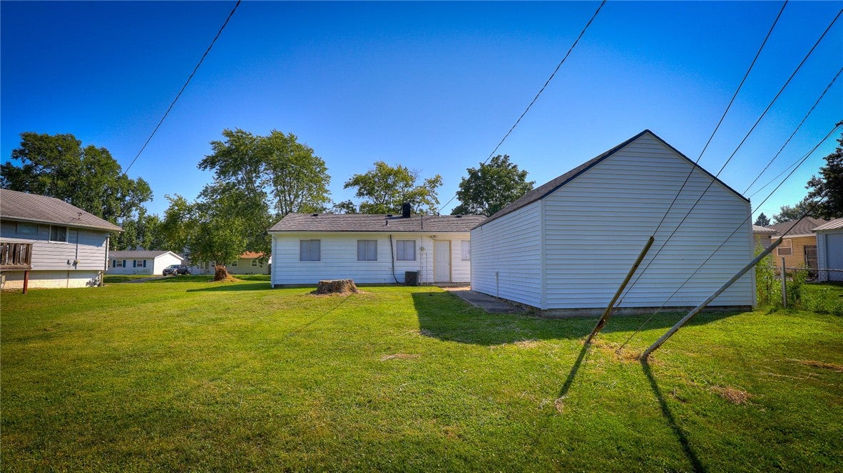2856 East Cardinal Drive Decatur, IL 62526 - Photo 6 of 24 Gallery Image 6