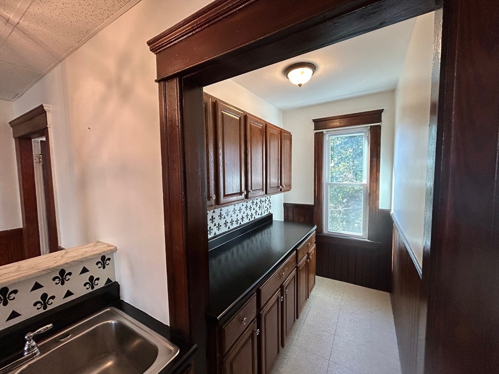 31 Chrome Street, Unit 3 Worcester, MA 01604 - Photo 13 of 25