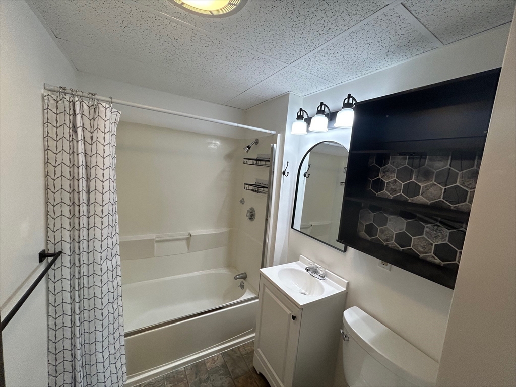 31 Chrome Street, Unit 3 Worcester, MA 01604 - Photo 16 of 25