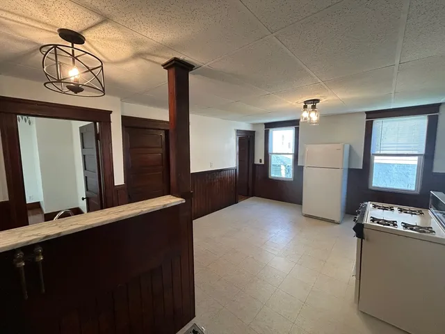 $2,450 | 31 Chrome Street, Unit 3, Worcester, MA 01604