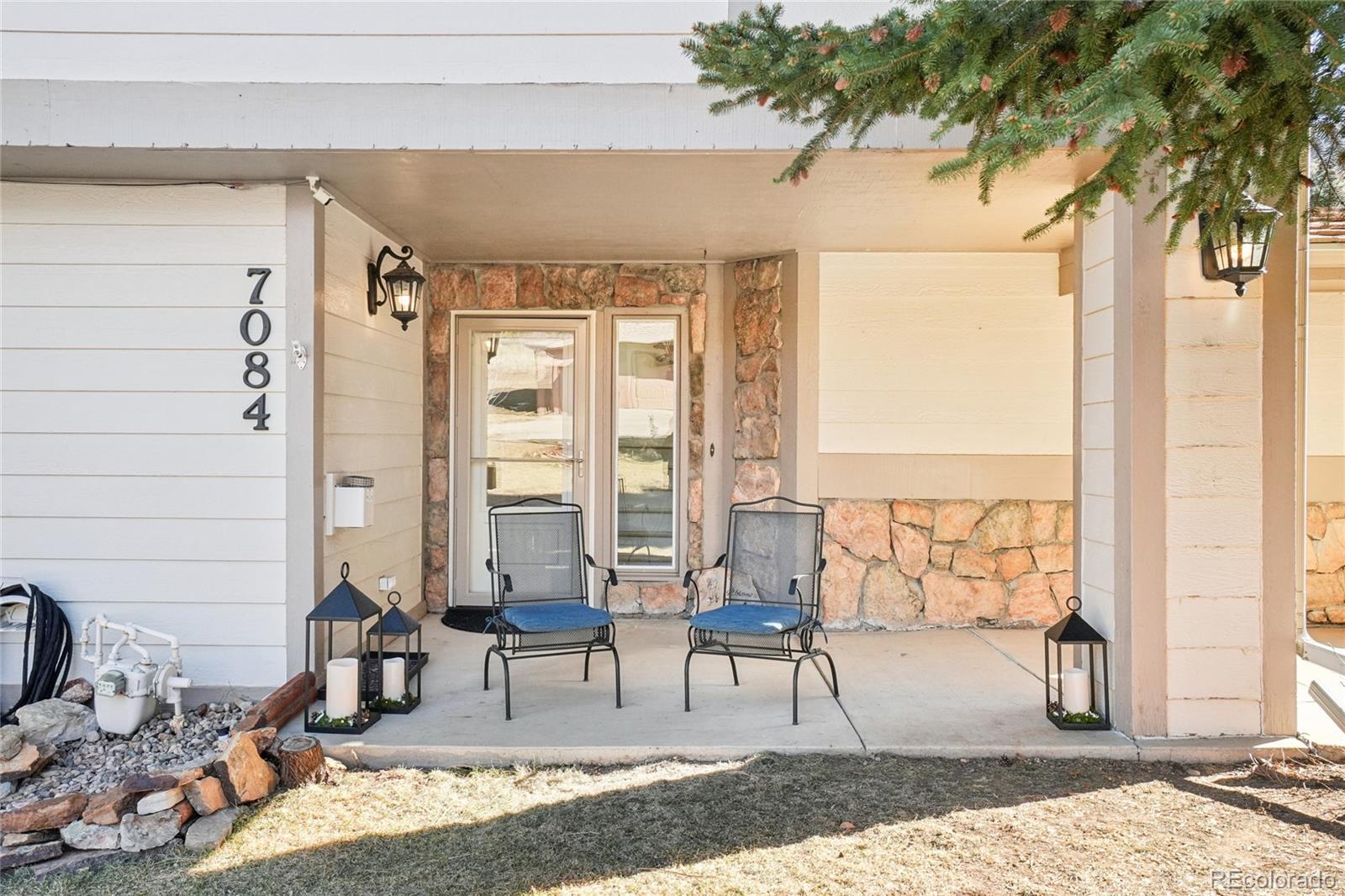 7084 Fox Paw Trail Littleton, CO 80125 - Photo 4 of 50