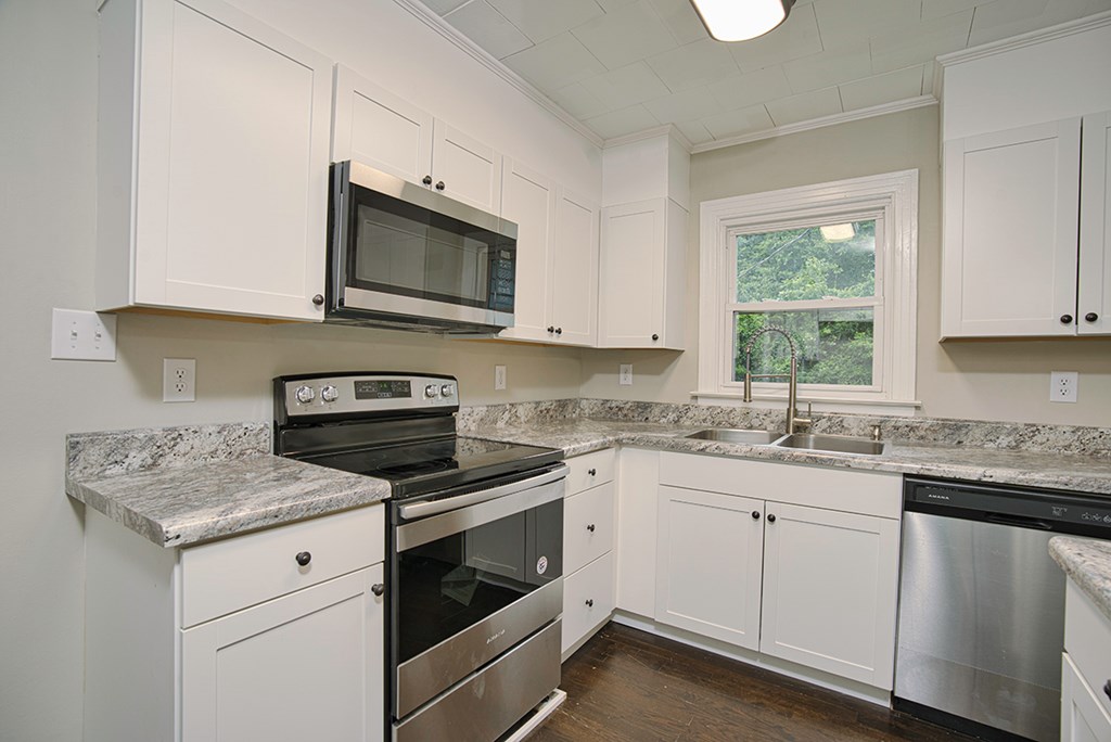 105 Sample Road Greenwood, SC 29649 - Photo 6 of 14 Gallery Image 6