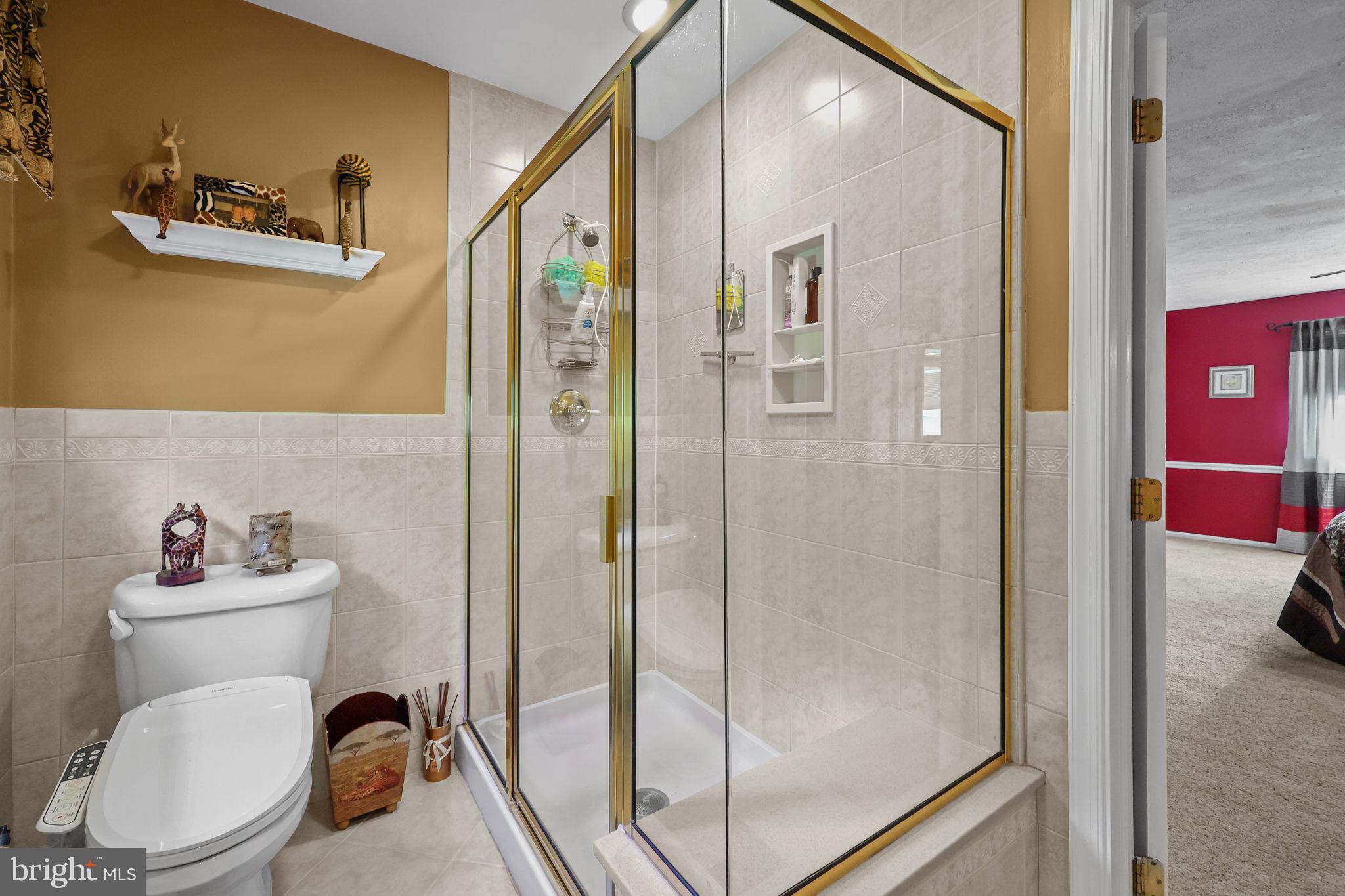 978 Weber Drive Yardley, PA 19067 - Photo 33 of 63 a bathroom with a toilet a sink and shower