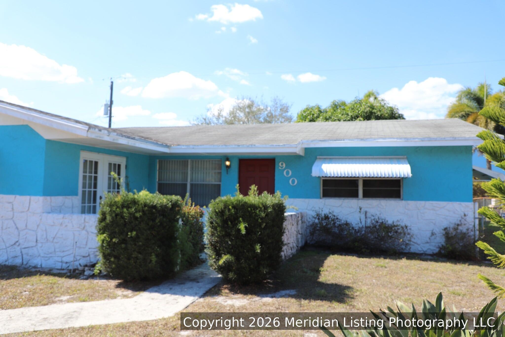 900 Southeast Lake Street Stuart, FL 34994 - Photo 13 of 33 IMG_0602_watermarked