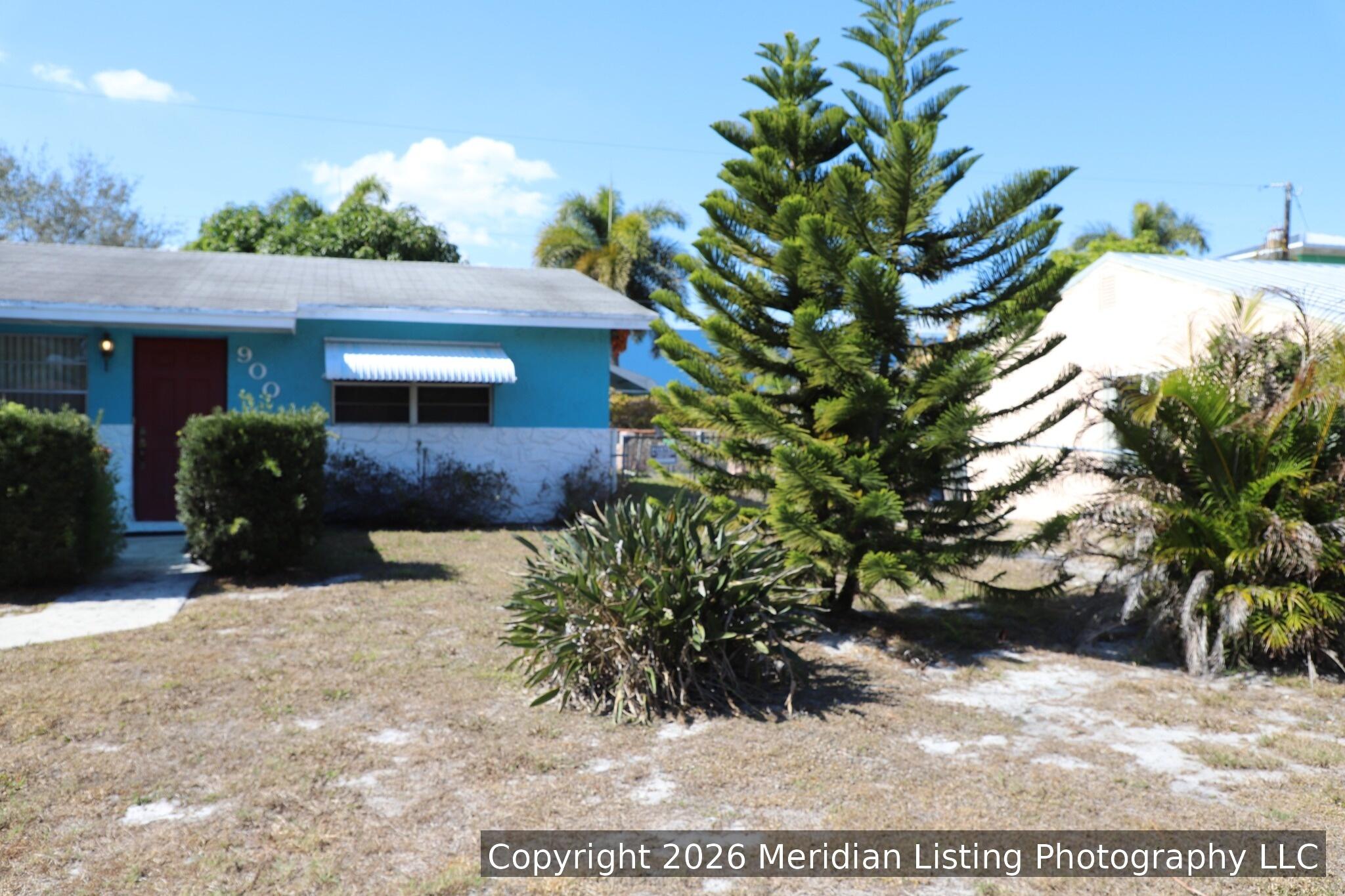 900 Southeast Lake Street Stuart, FL 34994 - Photo 14 of 33 IMG_0603_watermarked