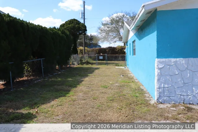 $350,000 | 900 Southeast Lake Street, Stuart, FL 34994