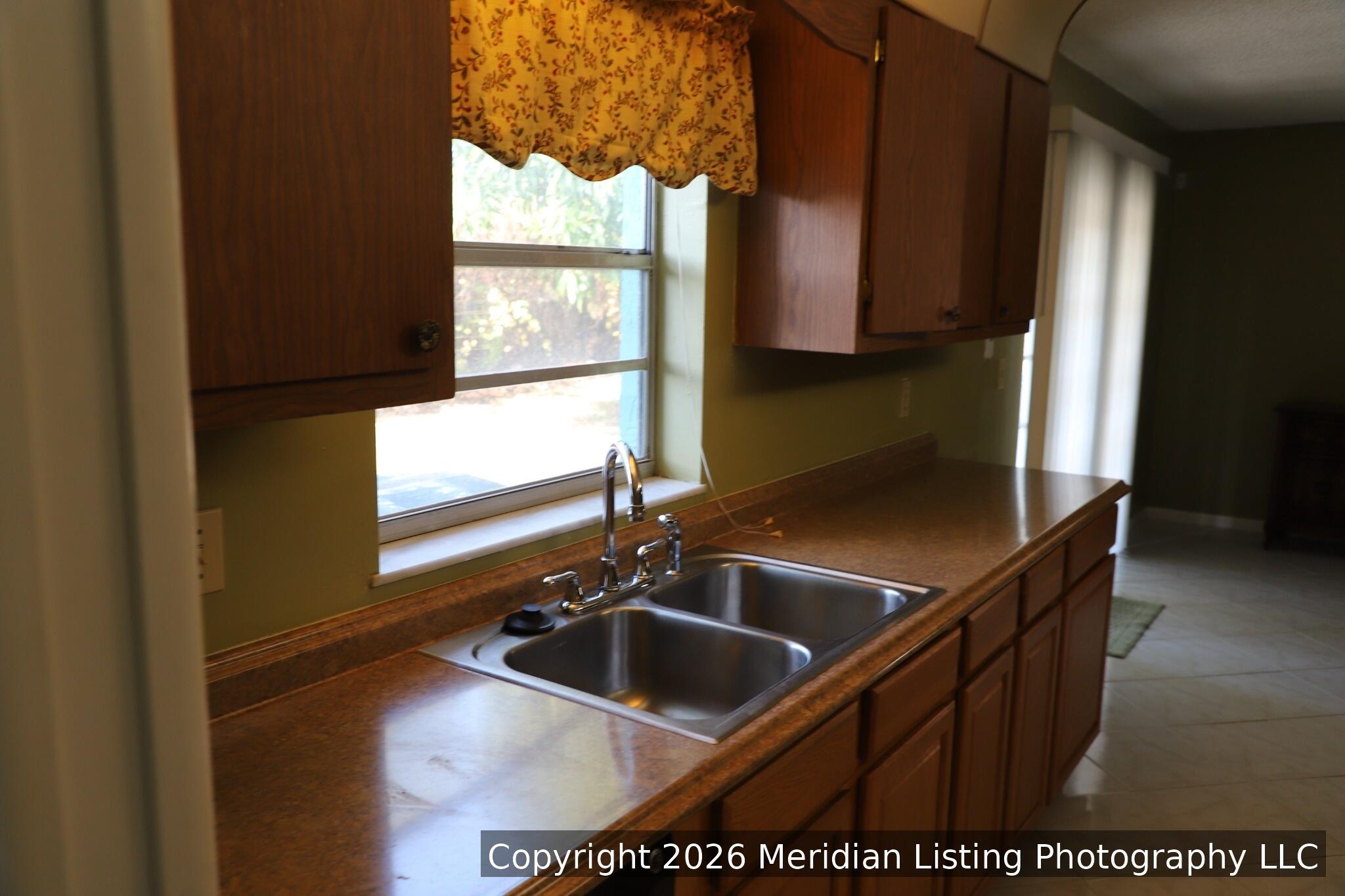 900 Southeast Lake Street Stuart, FL 34994 - Photo 5 of 33 IMG_0586_watermarked