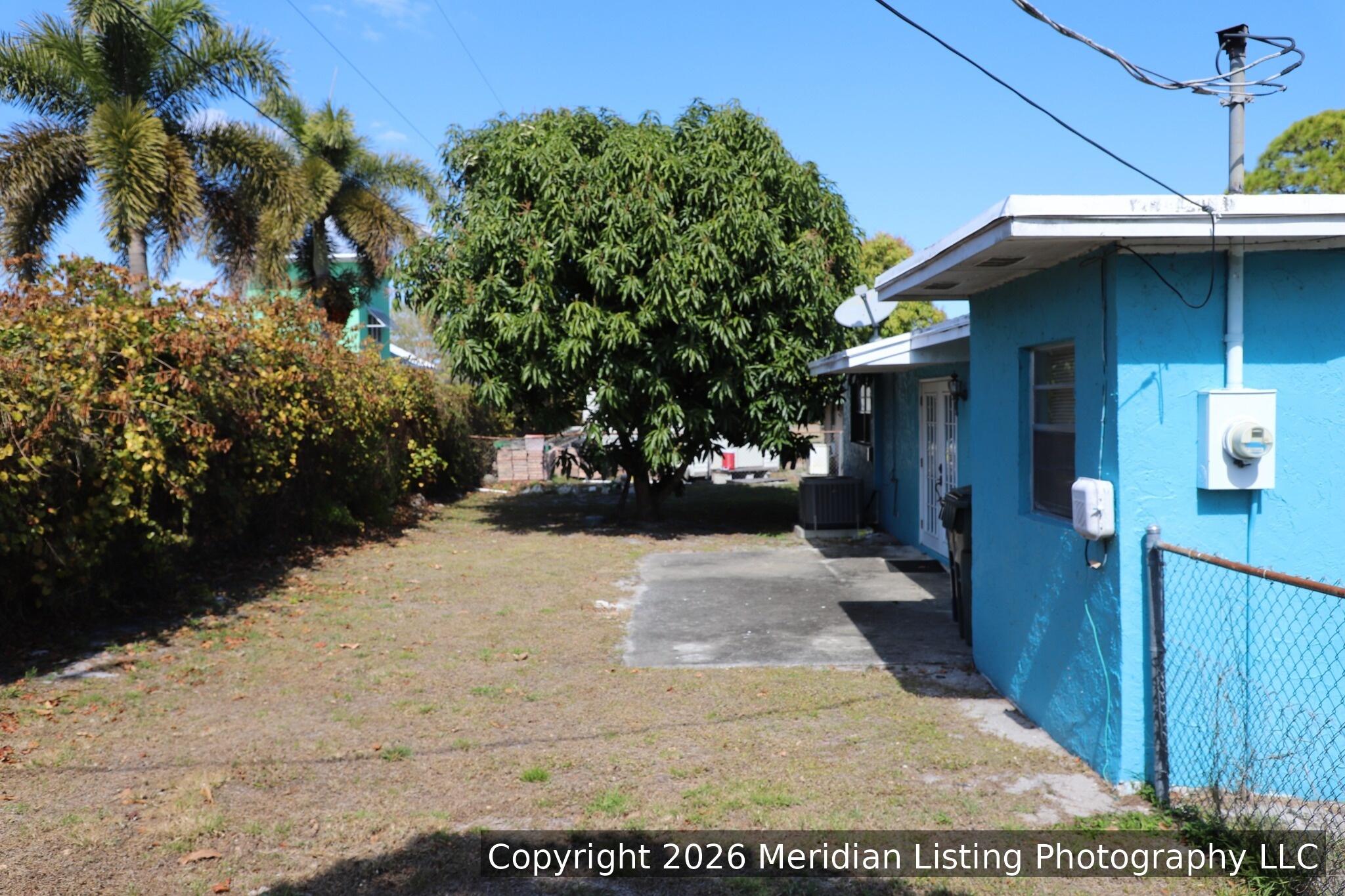 900 Southeast Lake Street Stuart, FL 34994 - Photo 6 of 33 IMG_0589_watermarked