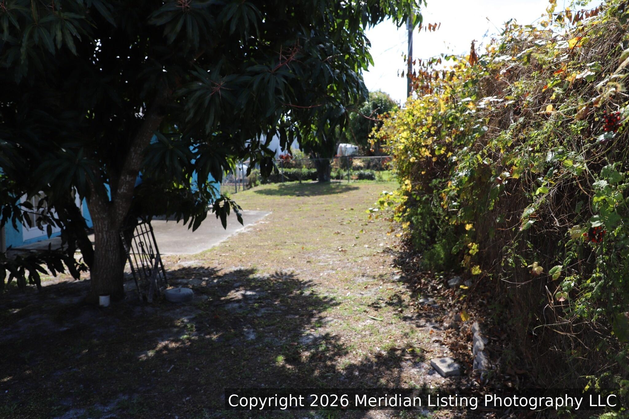 900 Southeast Lake Street Stuart, FL 34994 - Photo 7 of 33 IMG_0590_watermarked