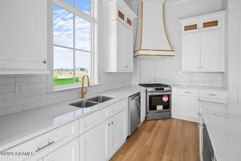 $489,450 | 406 Oceans Boulevard, Youngsville, LA 70592