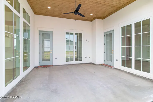 $489,450 | 406 Oceans Boulevard, Youngsville, LA 70592