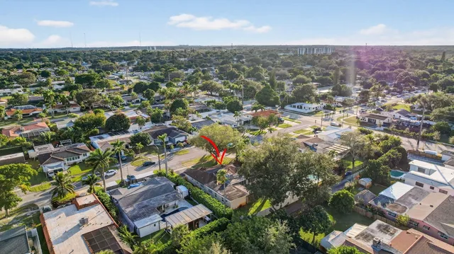 $999,999 | 5507 McKinley Street, Hollywood, FL 33021